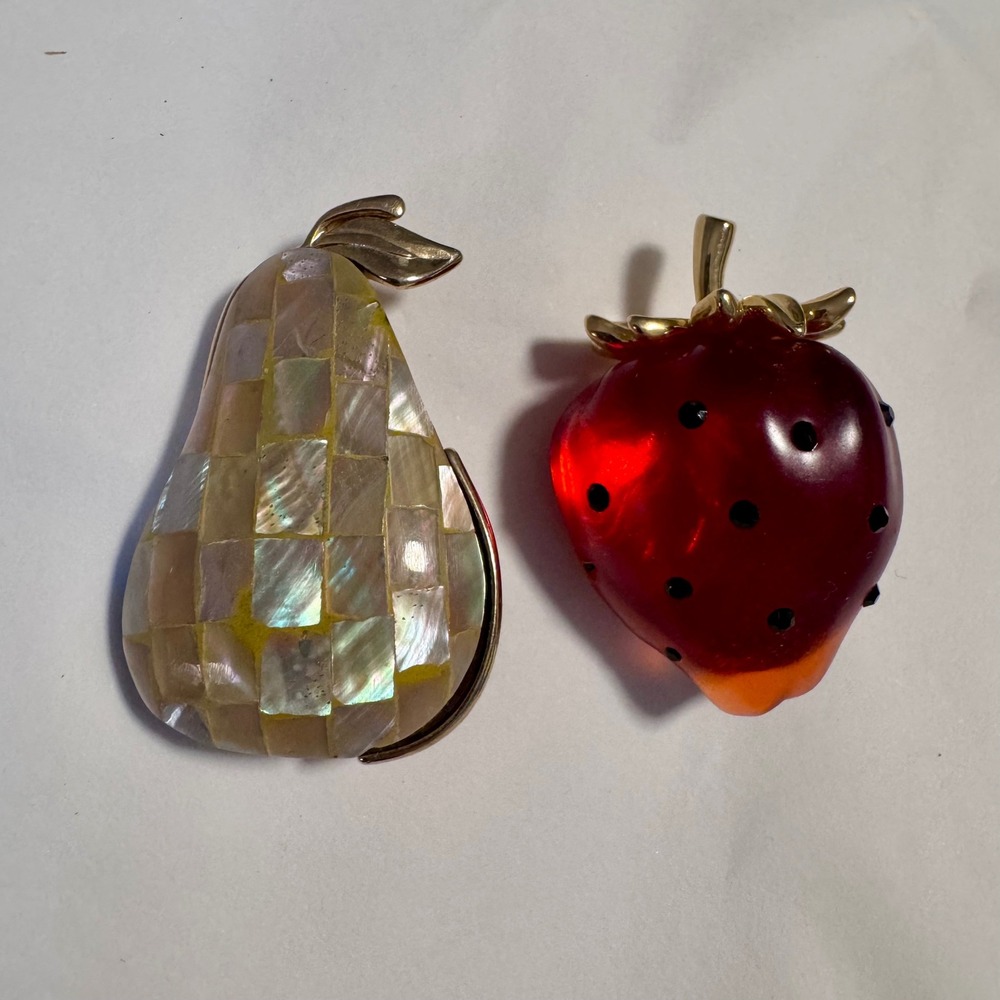 Vintage‎ Fruit Brooch Lot Pear Mother of Pearl Strawberry Lucite Gold Tone Pins